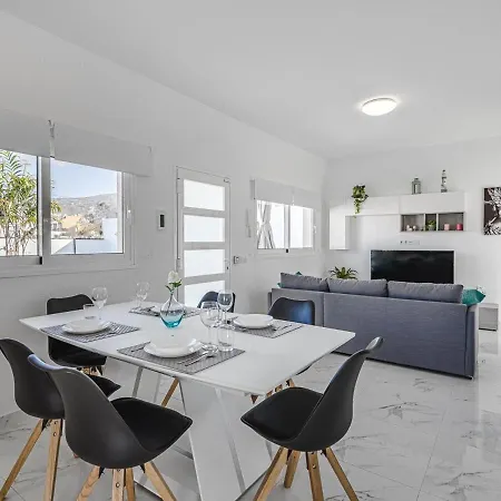 303 Casa Jardin Con Piscina Y Gran Jardin 아데제