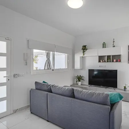 303 Casa Jardin Con Piscina Y Gran Jardin 빌라 아데제