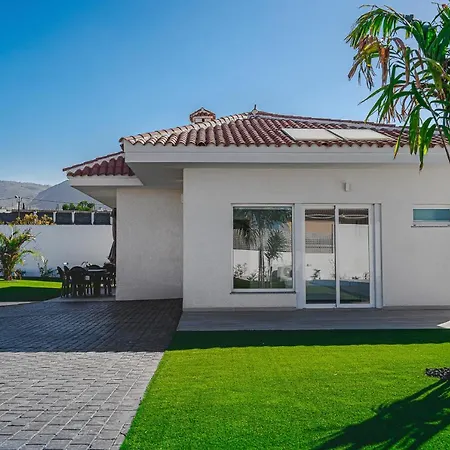 303 Casa Jardin Con Piscina Y Gran Jardin 빌라 *