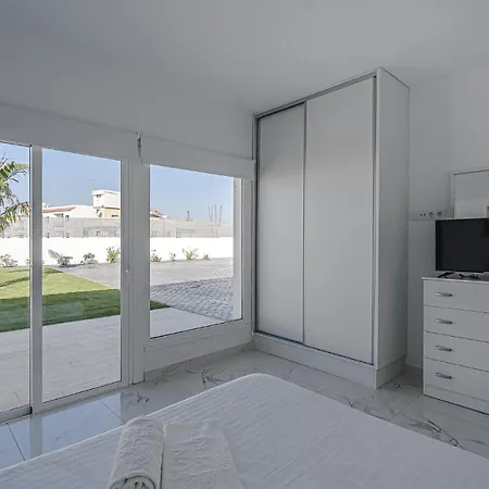 303 Casa Jardin Con Piscina Y Gran Jardin 빌라 아데제